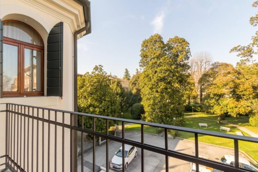 Dadahome Elegante Appartamento Vicino Al Centro Treviso Buitenkant foto