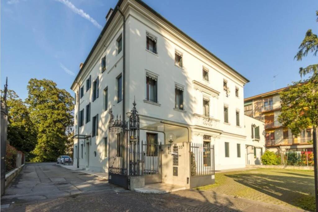 Dadahome Elegante Appartamento Vicino Al Centro Treviso Buitenkant foto